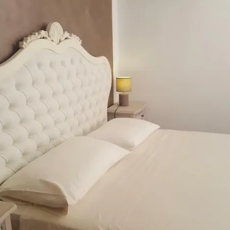 Residenza Via Rocca Tre 라찌제