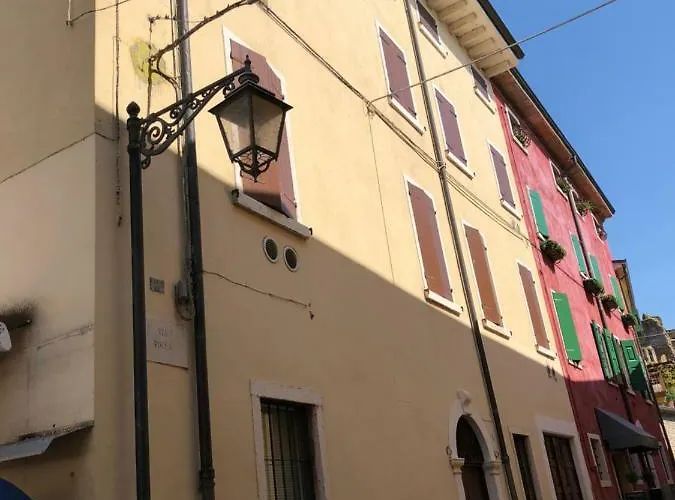 Residenza Via Rocca Tre *